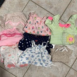 Lot of 8 - 0-3 month outfits and pajamas